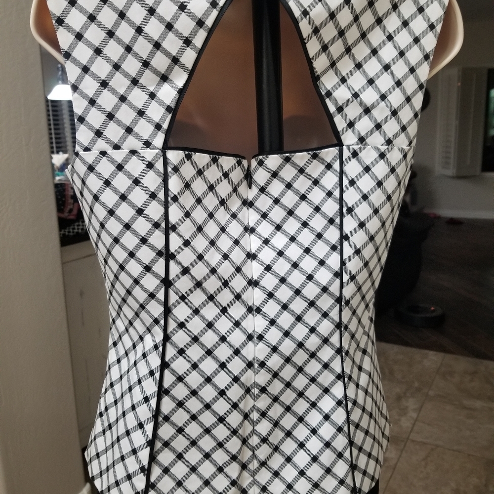 WHBM Shell - Picture 6 of 7